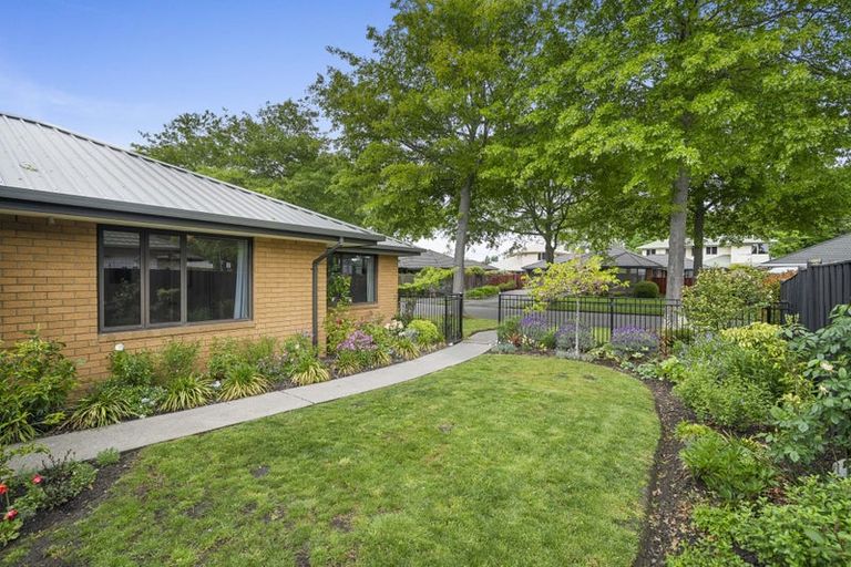 Photo of property in 5 Villa Grove, Ilam, Christchurch, 8041