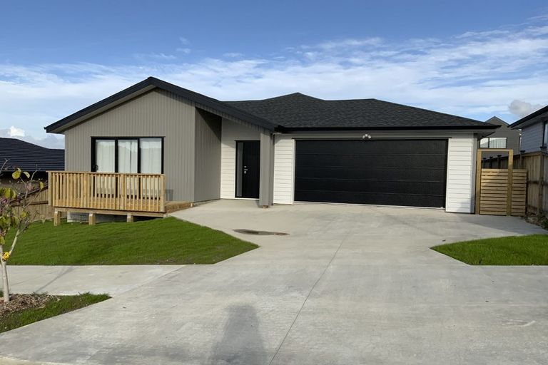 Photo of property in 4 Joseph Kokich Avenue, Swanson, Auckland, 0614