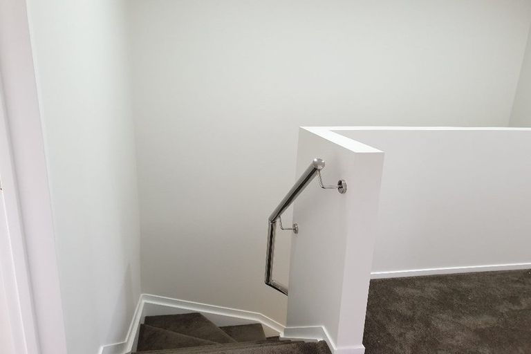 Photo of property in 4225a Great North Road, Glendene, Auckland, 0602