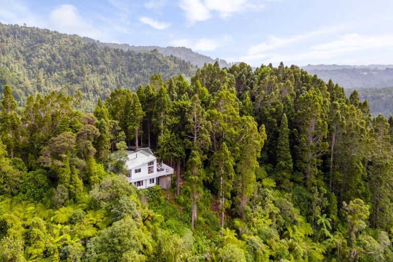 Photo of property in 136 Opanuku Road, Henderson Valley, Auckland, 0612