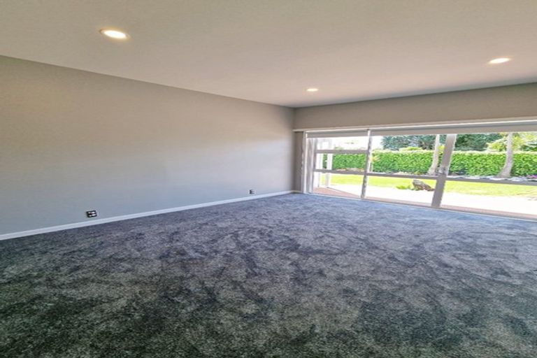 Photo of property in 92 Browns Bay Road, Rothesay Bay, Auckland, 0630