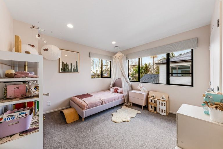 Photo of property in 49a Dignan Street, Point Chevalier, Auckland, 1022
