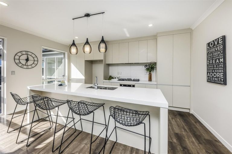 Photo of property in 18 Paso Fino Crescent, Karaka, Papakura, 2113