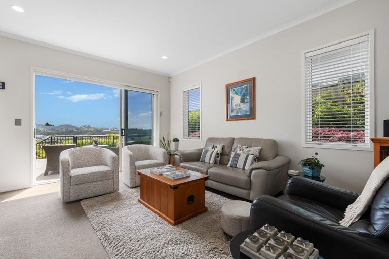 Photo of property in 11 Broadwater Close, Pyes Pa, Tauranga, 3112