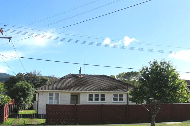 Photo of property in 11 Gower Street, Silverstream, Upper Hutt, 5019