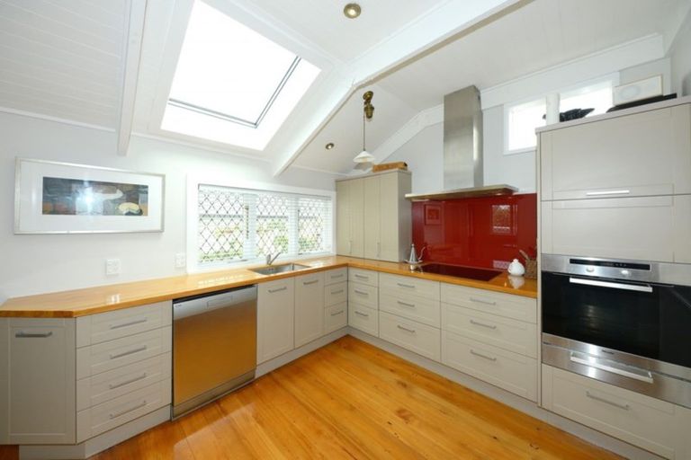 Photo of property in 124 Purchas Street, Edgeware, Christchurch, 8013