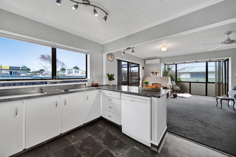 Photo of property in 189a Parklands Avenue, Bell Block, New Plymouth, 4312