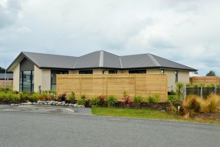 Photo of property in 13 Claremont Crescent, Amberley, 7410