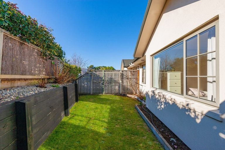Photo of property in 38 Lakeridge Close, Rangatira Park, Taupo, 3330