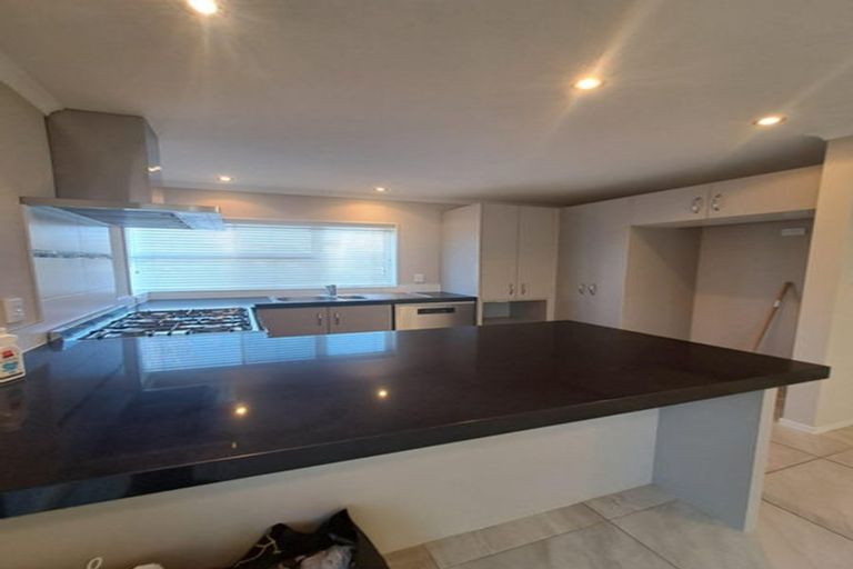 Photo of property in 11 Lorenzo Way, Flat Bush, Auckland, 2016