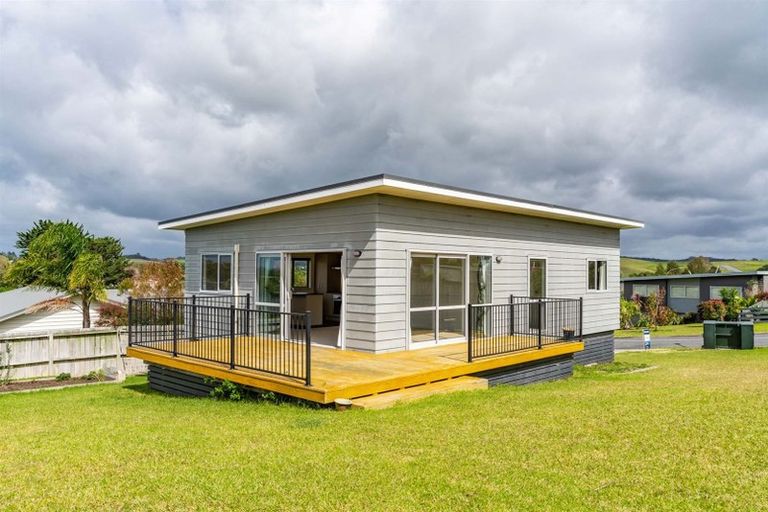 Photo of property in 10 Weka Street, Mangawhai, 0505