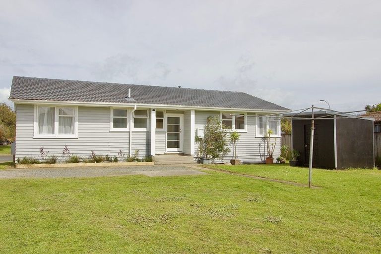 Photo of property in 57 Chingford Close, Mangere, Auckland, 2022