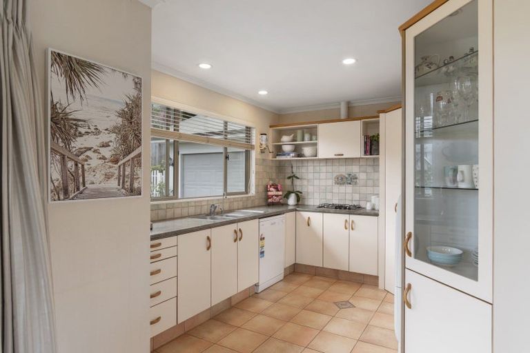 Photo of property in 2 Thornlea Drive, Welcome Bay, Tauranga, 3112