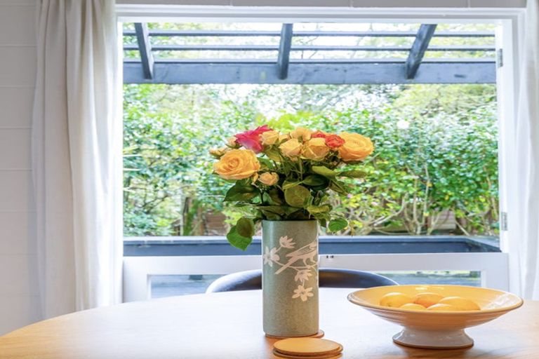 Photo of property in 153 Atkinson Road, Titirangi, Auckland, 0604