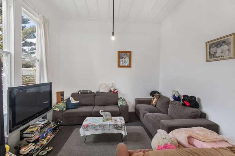 Photo of property in 90 Hinau Street, Castlecliff, Whanganui, 4501