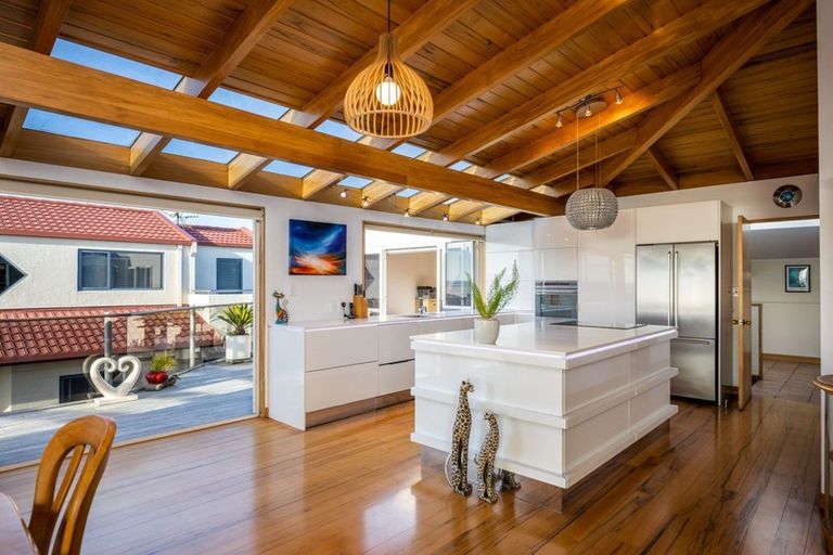 Photo of property in 50 Whiteley Street, Moturoa, New Plymouth, 4310