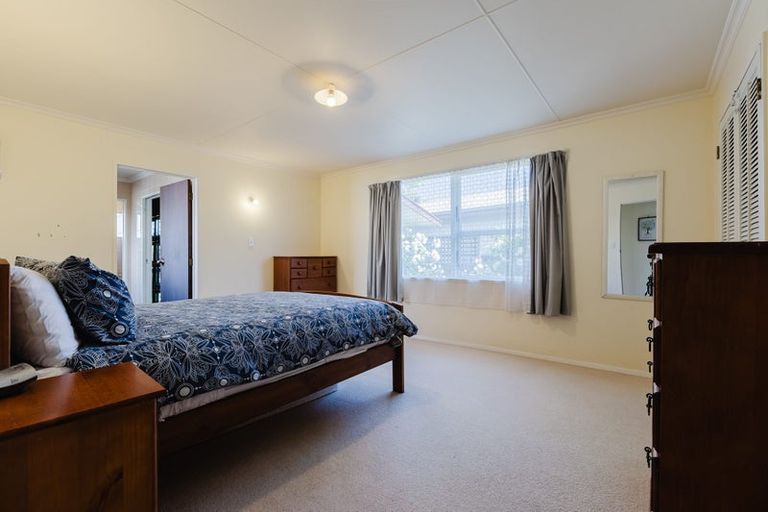 Photo of property in 23 Haast Place, Awapuni, Palmerston North, 4412