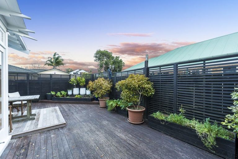 Photo of property in 13 Elcoat Avenue, Henderson, Auckland, 0612