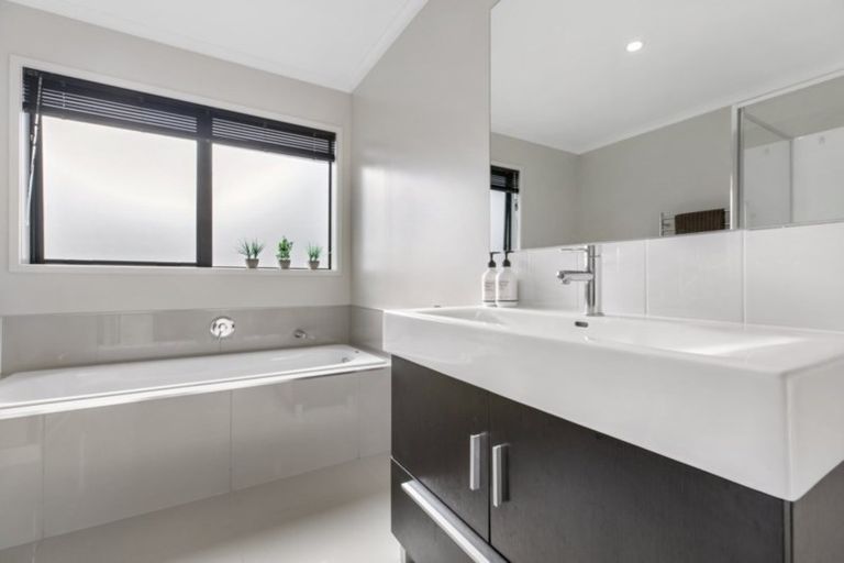 Photo of property in 79 Rathmar Drive, Manurewa, Auckland, 2105