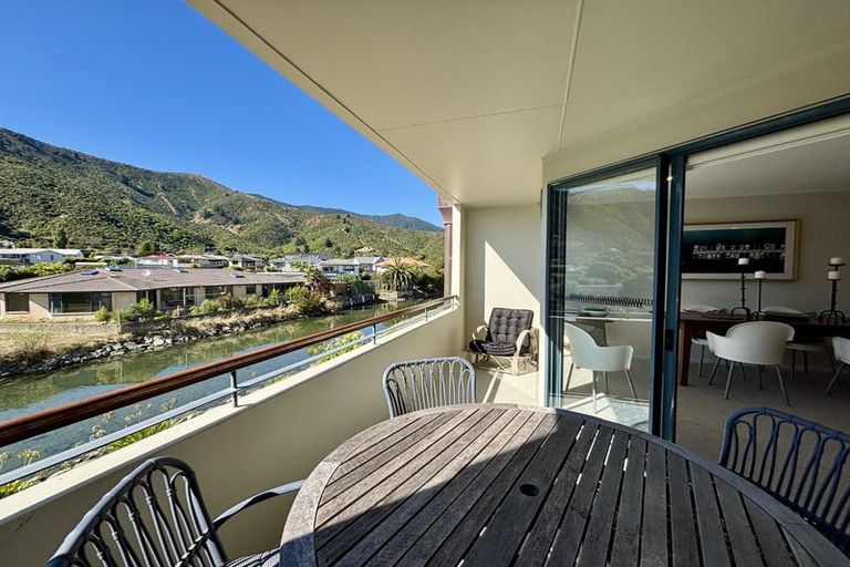 Photo of property in 12/45 Beach Road, Waikawa, Picton, 7220