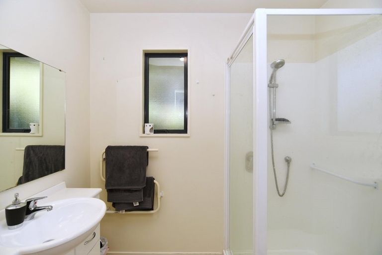 Photo of property in 30a Peer Street, Upper Riccarton, Christchurch, 8041