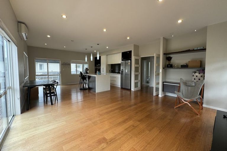 Photo of property in 12 Mural Place, Greenhithe, Auckland, 0632