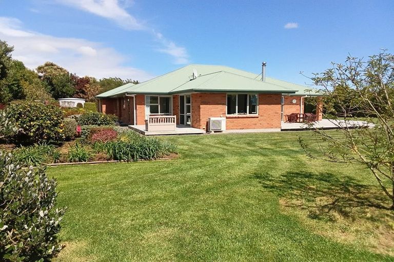Photo of property in 33 Ketemaringi Way, Manakau, Levin, 5573