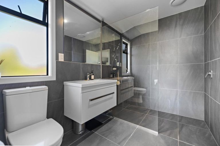 Photo of property in 11 Marbleleaf Lane, Albert Town, Wanaka, 9305