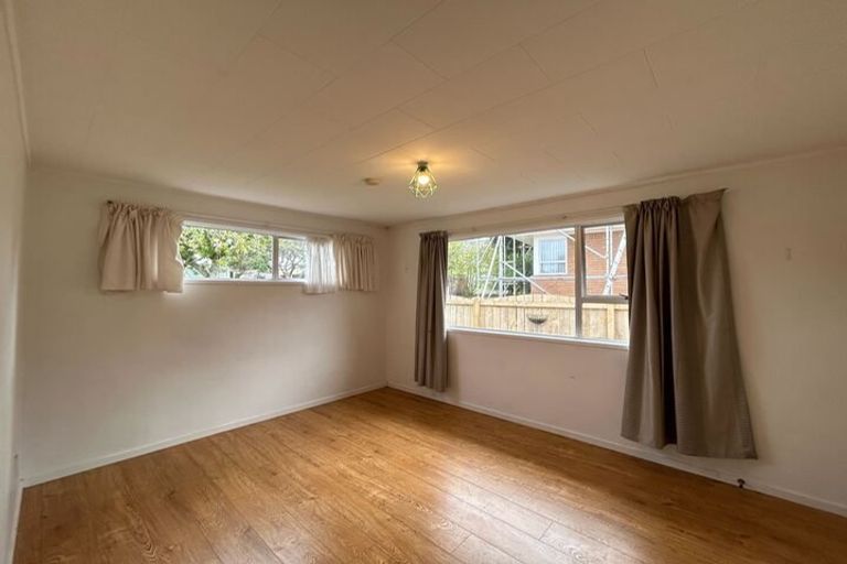 Photo of property in 17 Cunliffe Place, Glenfield, Auckland, 0629