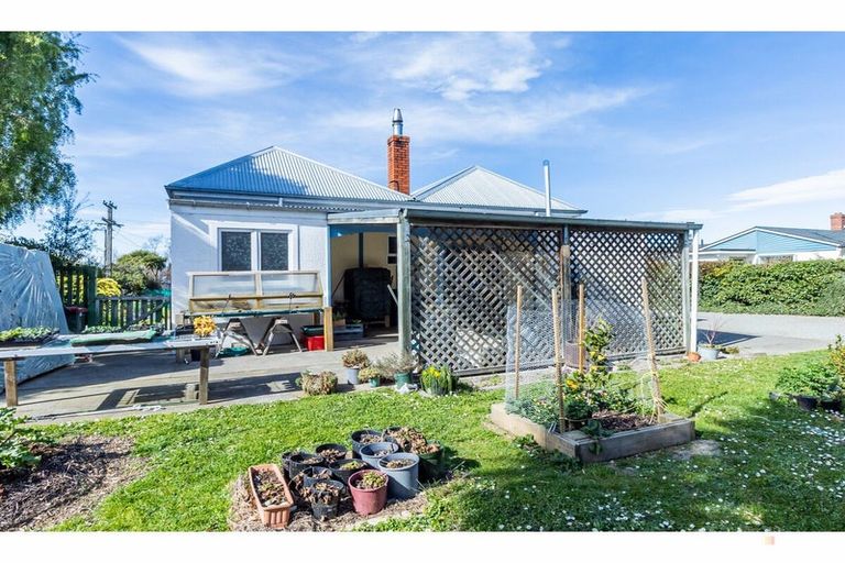 Photo of property in 2 Point Bush Road, Waimate, 7924