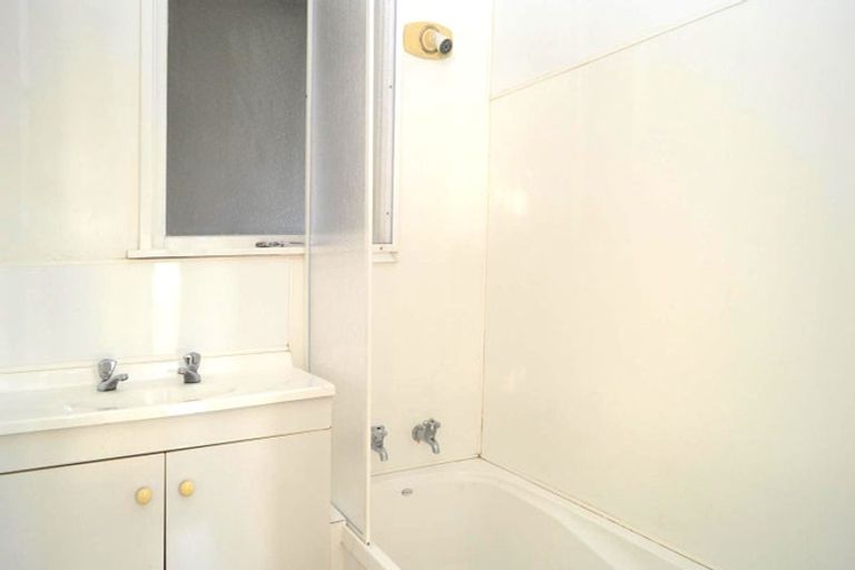 Photo of property in 31 Bill Hercock Street, Pirimai, Napier, 4112