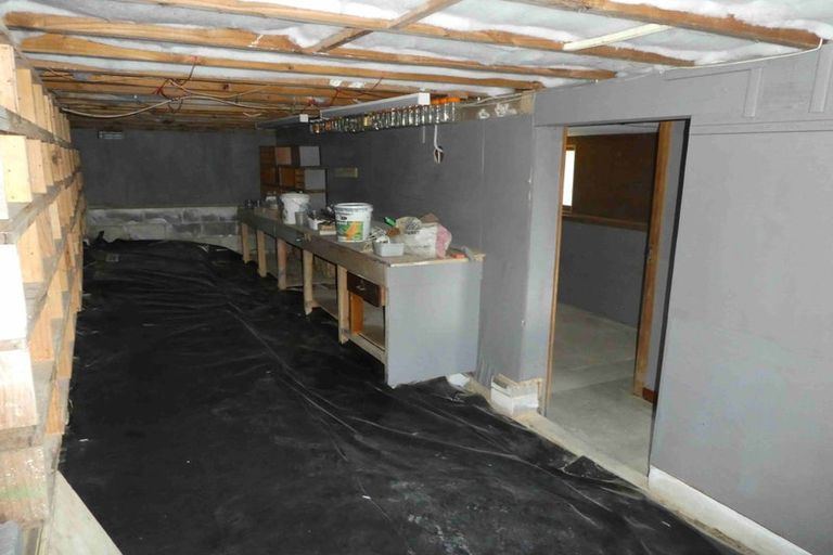 Photo of property in 59 Kaurilands Road, Titirangi, Auckland, 0604