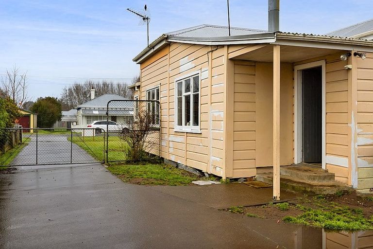 Photo of property in 5 Julian Street, Eltham, 4322