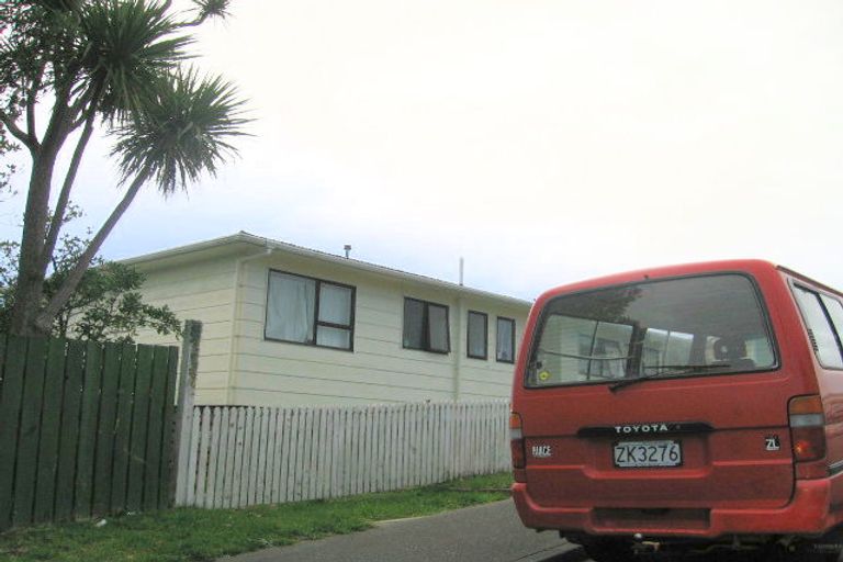 Photo of property in 18 Tobago Crescent, Grenada North, Wellington, 5028