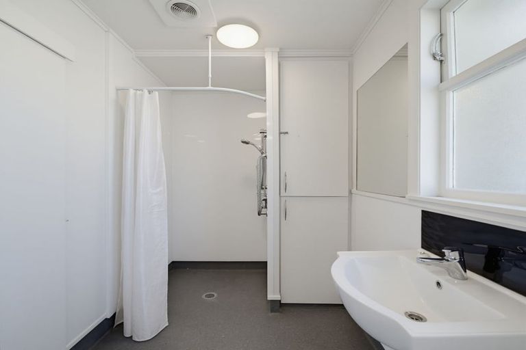 Photo of property in 18 Wyatt Avenue, Onekawa, Napier, 4110