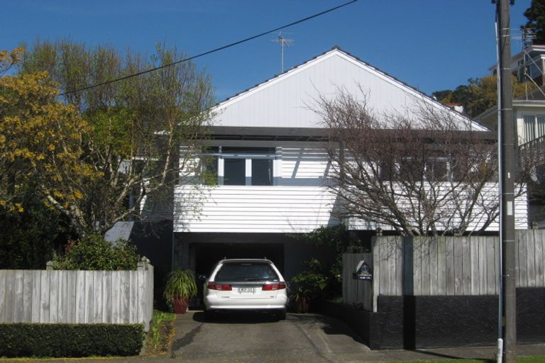 Photo of property in 207 Powderham Street, New Plymouth, 4310