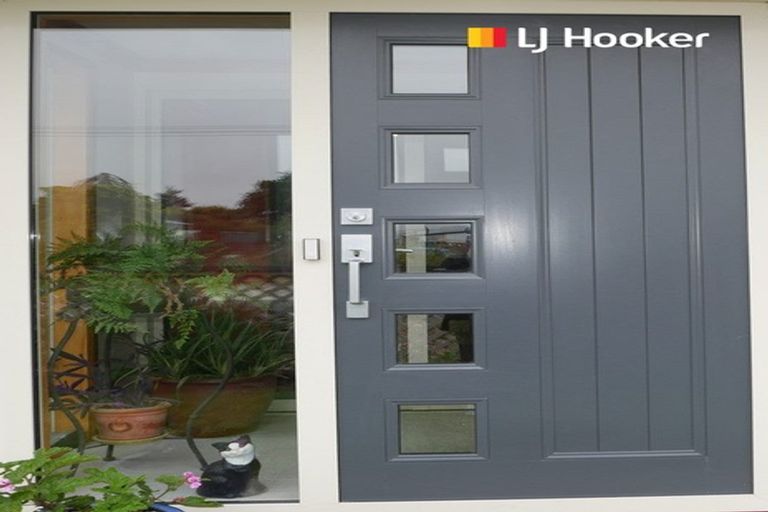 Photo of property in 24 Roseness Street, Palmerston, 9430