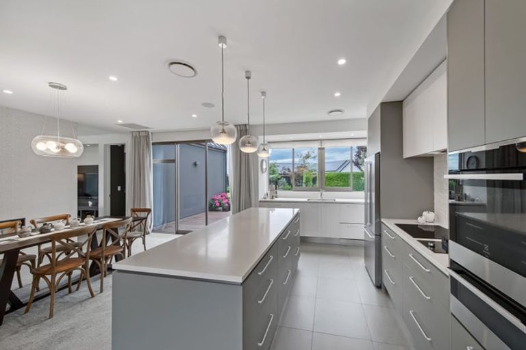 Photo of property in 2 Silver Peaks Drive, West Melton, 7618