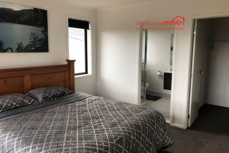 Photo of property in 9 Kaurinui Crescent, One Tree Point, 0118