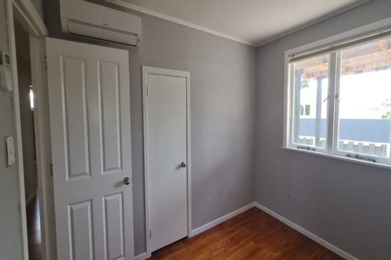 Photo of property in 13 Wallace Road, Mangere Bridge, Auckland, 2022