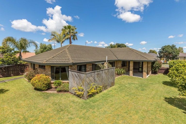 Photo of property in 64 Longford Park Drive, Takanini, 2112
