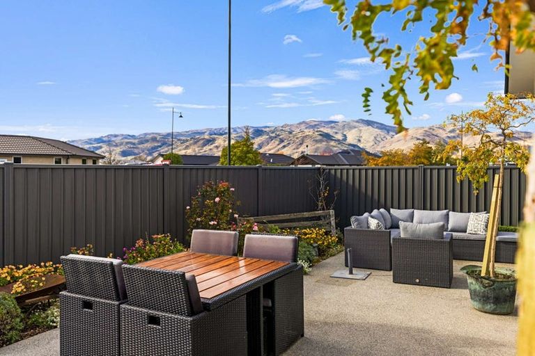 Photo of property in 14 Stowell Drive, Cromwell, 9310