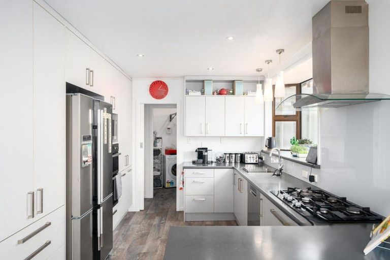 Photo of property in 16 Carluke Street, Paparangi, Wellington, 6037
