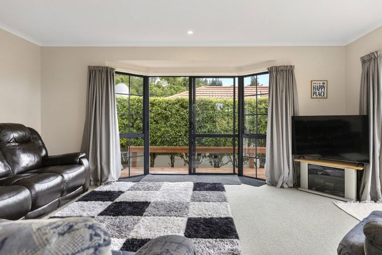 Photo of property in 2/19 Brunette Drive, Acacia Bay, Taupo, 3330