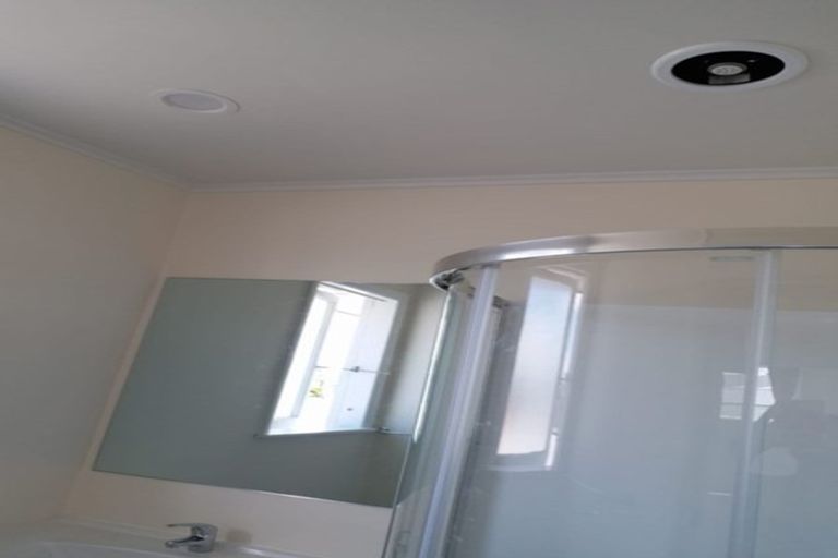 Photo of property in 4/41 Greenslade Crescent, Northcote, Auckland, 0627