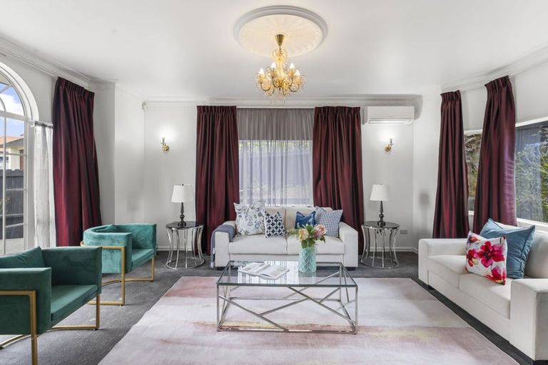 Photo of property in 9 Nathan Close, Somerville, Auckland, 2014