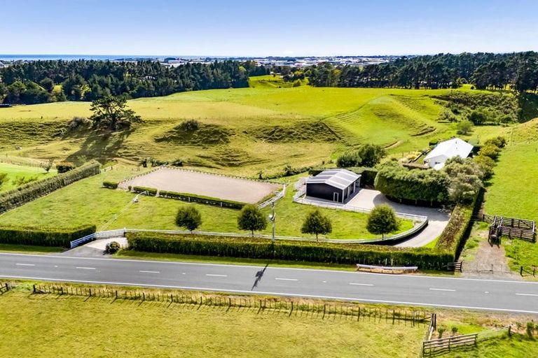 Photo of property in 167 Henwood Road, Paraite, New Plymouth, 4372