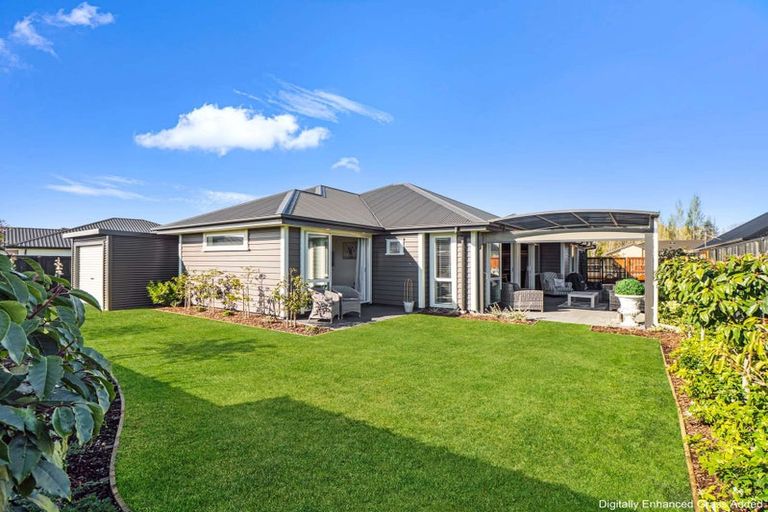 Photo of property in 13 Angus Place, Rangiora, 7400
