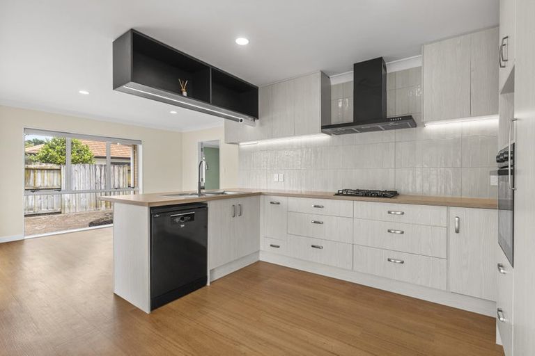 Photo of property in 202 Gravatt Road, Papamoa Beach, Papamoa, 3118