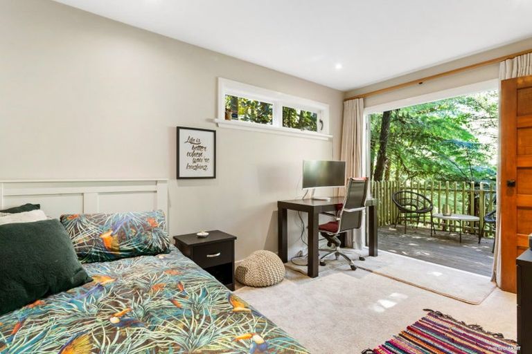 Photo of property in 55 Pupuke Road, Birkenhead, Auckland, 0627